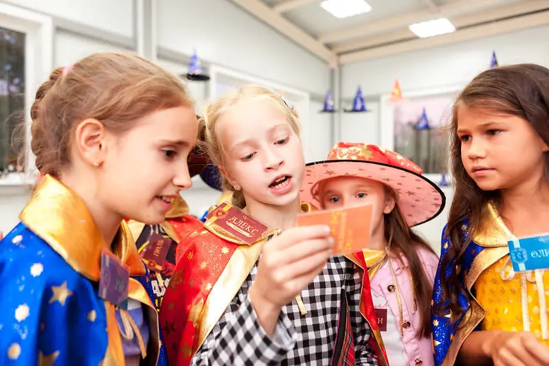 Новый год в Воронеже глазами школьников: квесты, игры и секреты организации